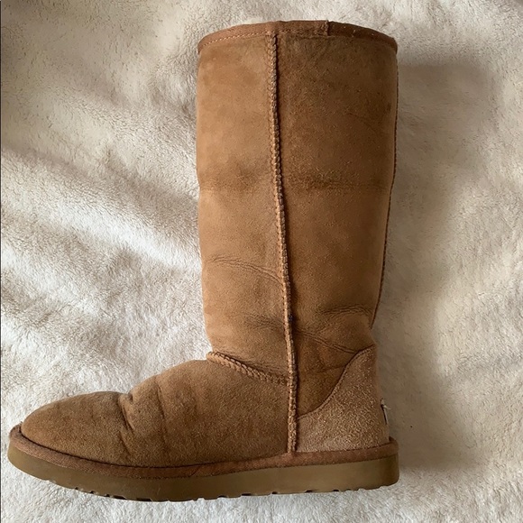 UGG Classic Tall II Boot - Picture 4 of 8